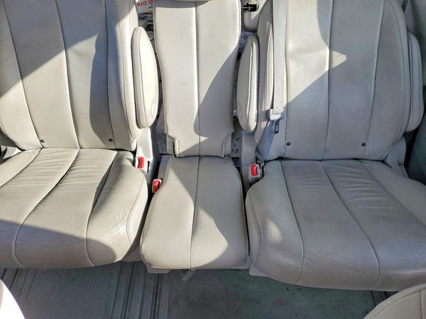 2014 TOYOTA SIENNA — SUVN