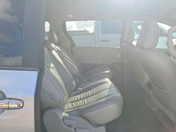2014 TOYOTA SIENNA — PSRS