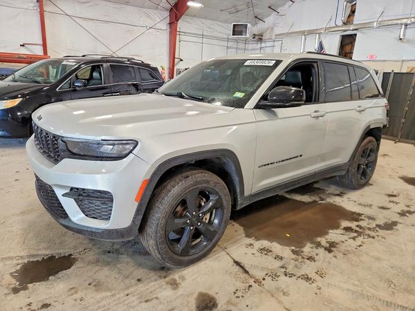 2023 JEEP GRAND CHEROKEE — DSFA — Front 3/4