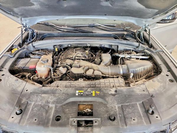 2023 JEEP GRAND CHEROKEE — Engine bay