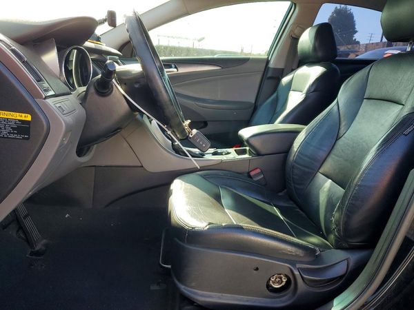 2013 HYUNDAI SONATA — DENT