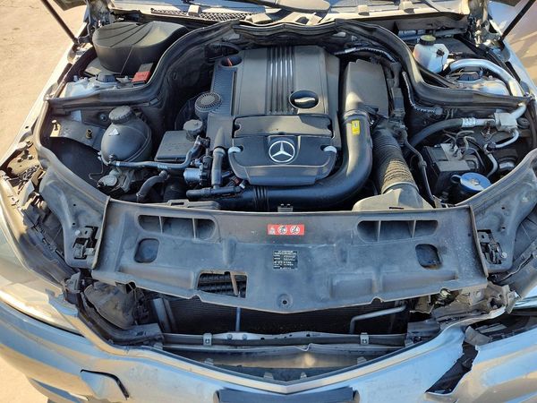 2013 MERCEDES-BENZ C — Engine bay