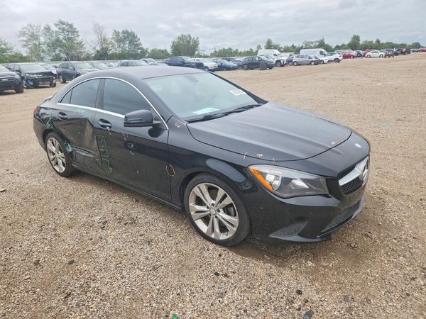 2014 MERCEDES-BENZ CLA CLA250 — Passenger 3/4