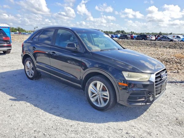 2017 AUDI Q3 quattro Premium — Passenger 3/4