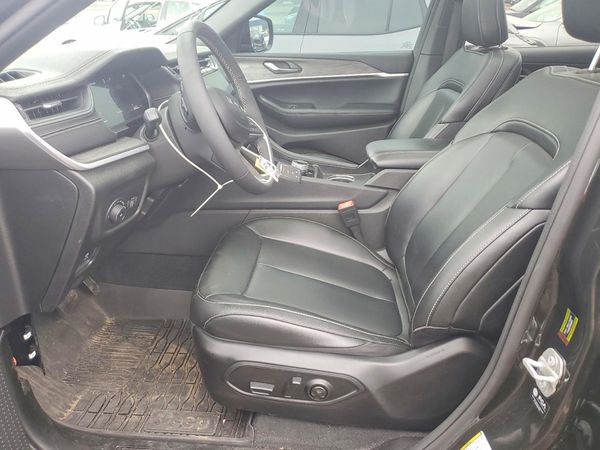 2024 JEEP GRAND CHEROKEE — DENT