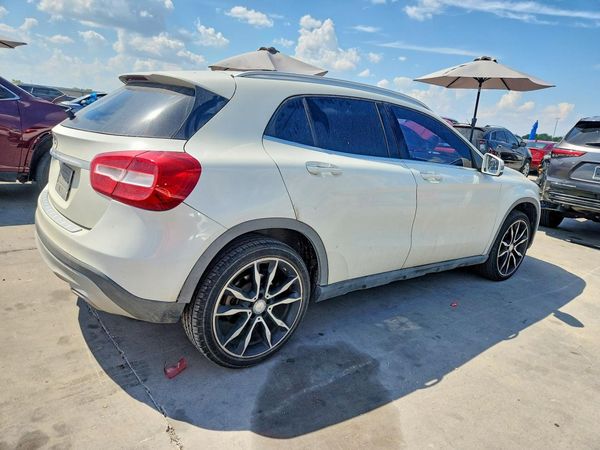 2016 MERCEDES-BENZ GLA-CLASS GLA250