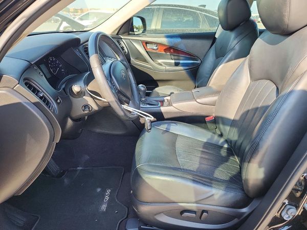 2016 INFINITI QX50 — DENT