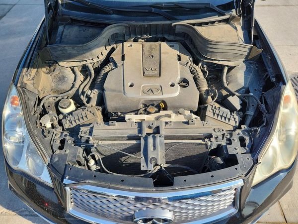 2016 INFINITI QX50 — Engine bay
