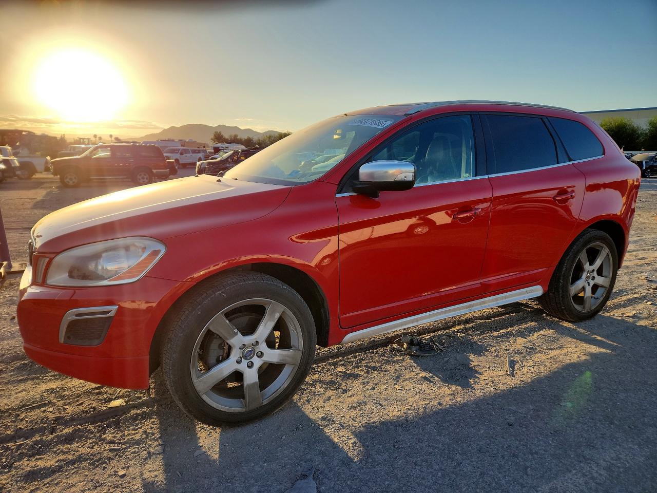 2013 VOLVO XC60 — Front 3/4