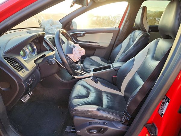 2013 VOLVO XC60 — DENT