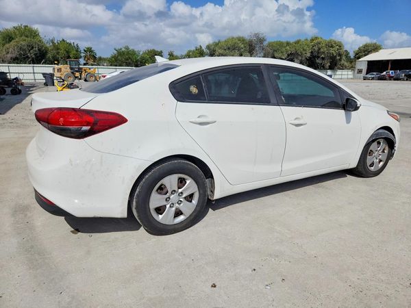 2017 KIA FORTE LX Base
