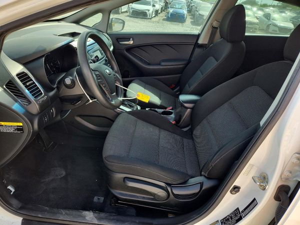 2017 KIA FORTE LX Base