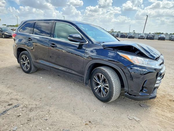 2019 TOYOTA HIGHLANDER — Passenger 3/4