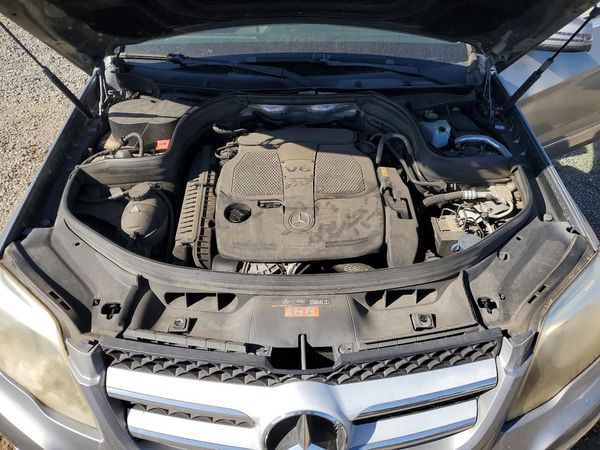2013 MERCEDES-BENZ GLK GLK350 — Engine bay