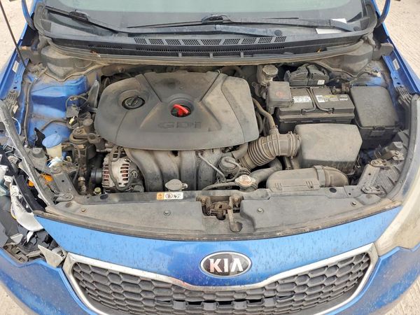 2014 KIA FORTE — Engine bay