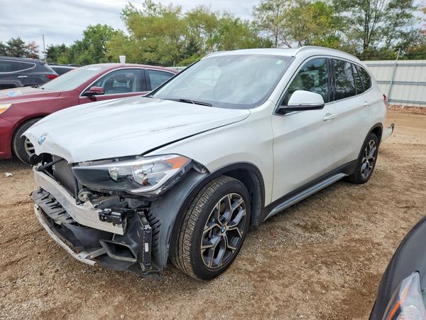 2022 BMW X1 — Front 3/4