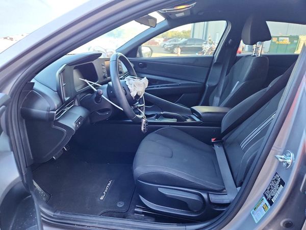 2025 HYUNDAI ELANTRA SEL Sport — DENT