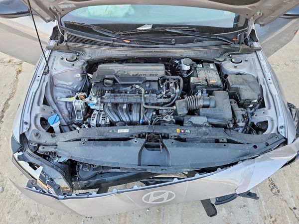 2025 HYUNDAI ELANTRA SEL Sport — Engine bay