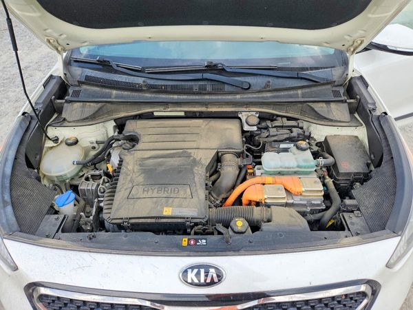2018 KIA NIRO — Engine bay