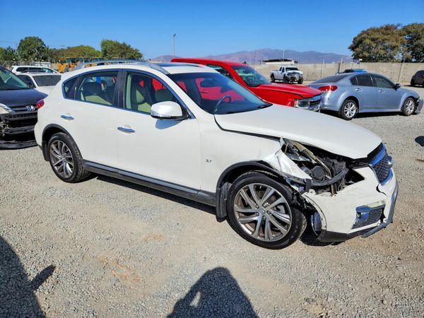 2017 INFINITI QX50 — Passenger 3/4