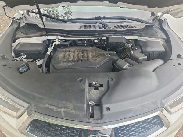 2020 ACURA MDX Tech — Engine bay