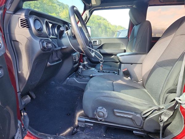 2021 JEEP WRANGLER — DENT