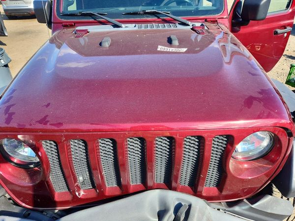 2021 JEEP WRANGLER — Engine bay
