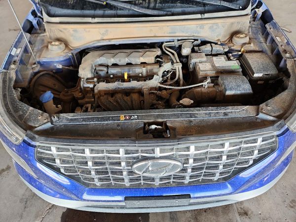 2022 HYUNDAI VENUE SEL & Limited — Engine bay