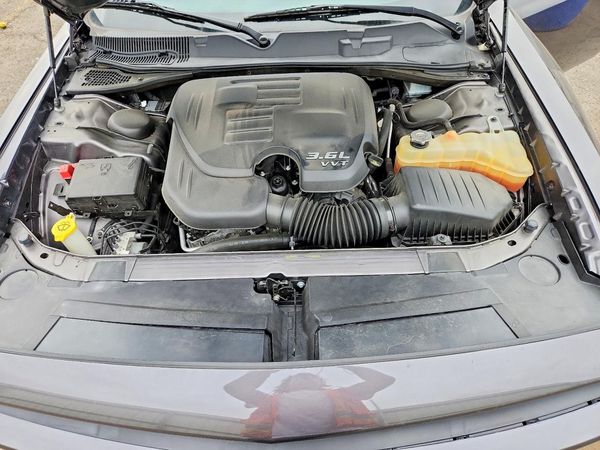 2020 DODGE CHALLENGER SXT — Engine bay