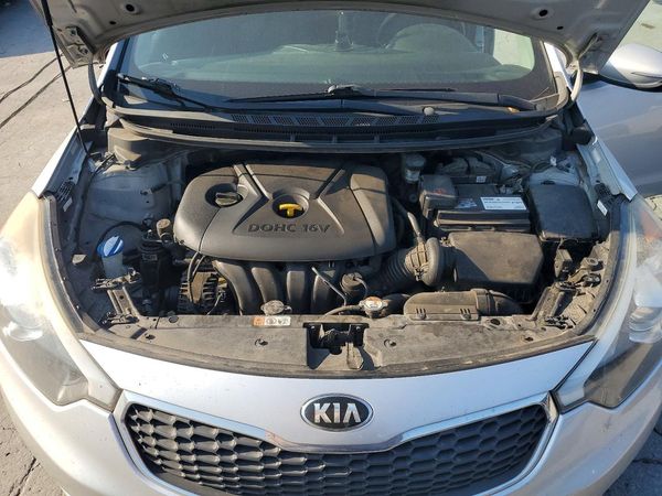2015 KIA FORTE — Engine bay