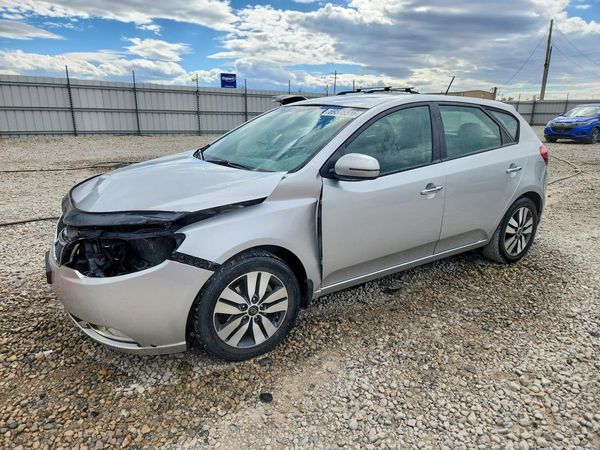2013 KIA FORTE5 — Front 3/4