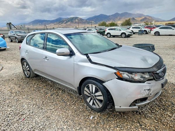 2013 KIA FORTE5 — Passenger 3/4