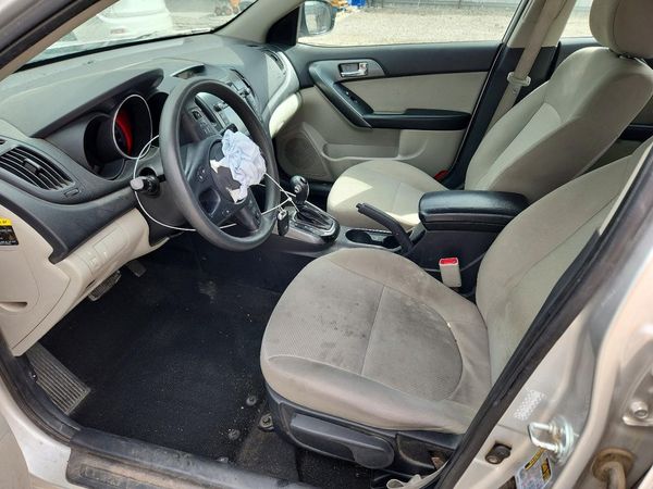 2013 KIA FORTE5 — DENT