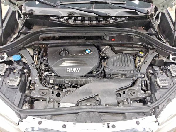 2016 BMW X1 xDrive28i — Engine bay