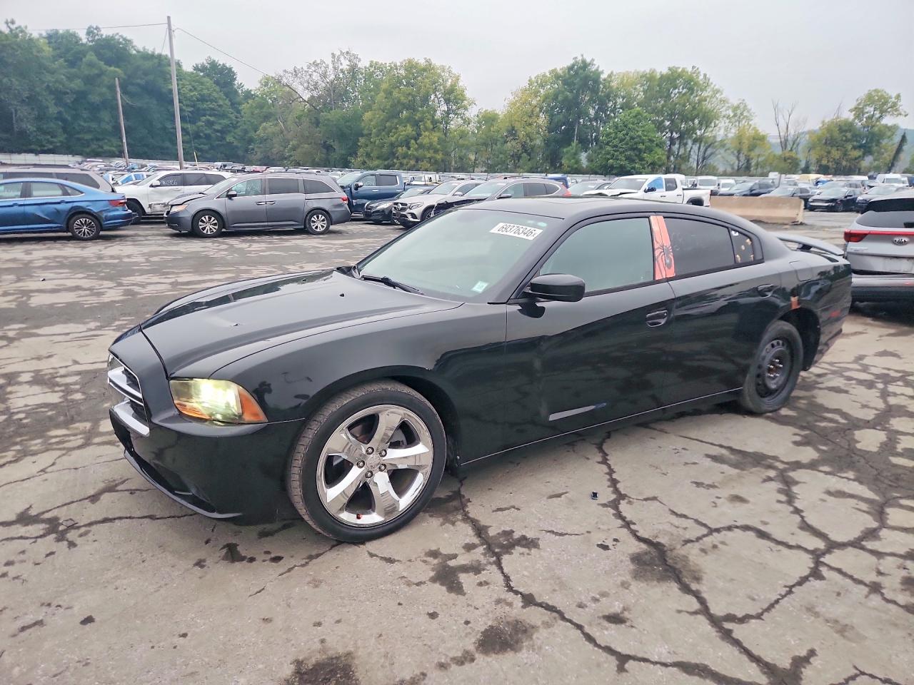 2013 DODGE CHARGER SXT — Front 3/4