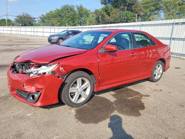 2012 TOYOTA CAMRY — Front 3/4