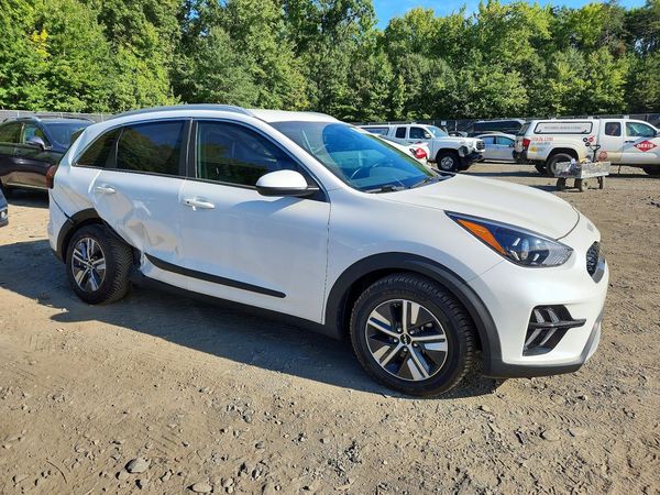 2022 KIA NIRO — Passenger 3/4