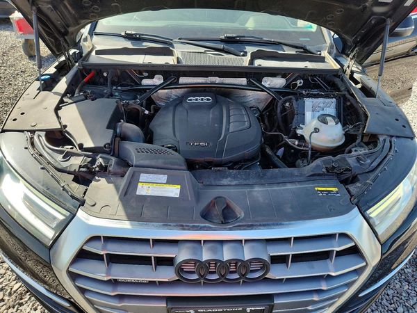 2019 AUDI Q5 — Engine bay