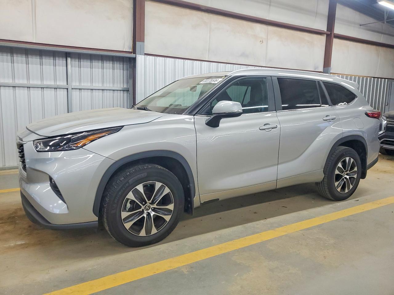 2023 TOYOTA HIGHLANDER — Front 3/4