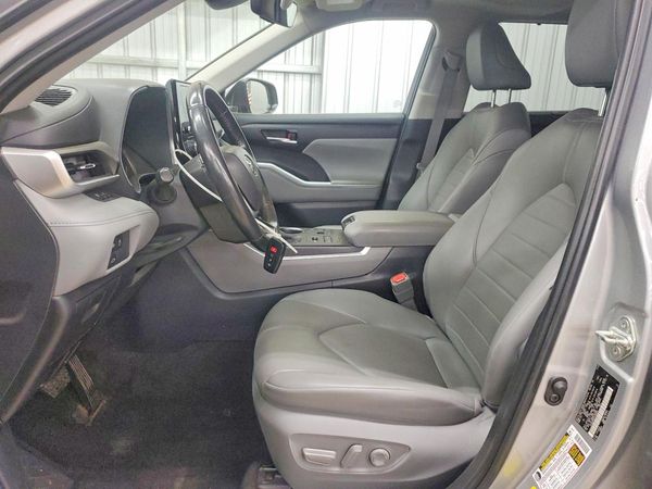 2023 TOYOTA HIGHLANDER — DENT