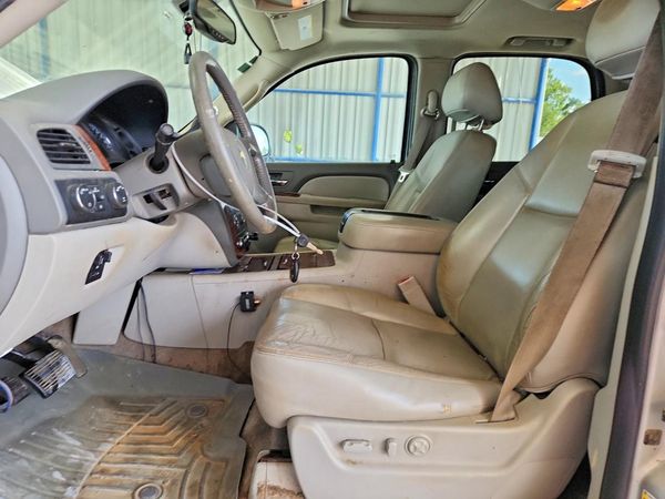 2014 CHEVROLET TAHOE LTZ — DENT