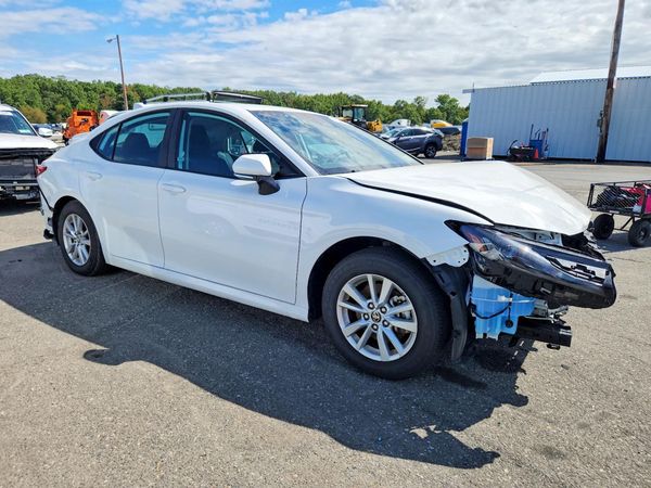 2026 TOYOTA CAMRY — Passenger 3/4