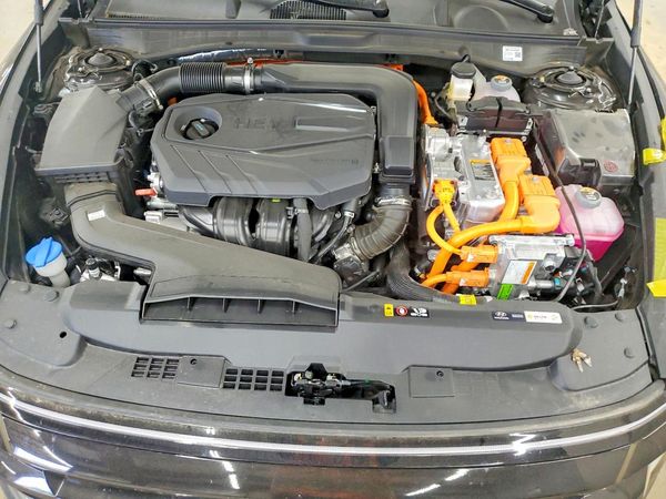 2026 HYUNDAI SONATA Blue — Engine bay