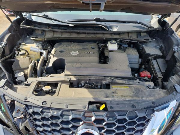 2020 NISSAN MURANO Platinum — Engine bay