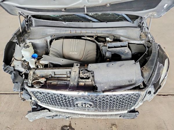 2018 KIA SORENTO L, LX — Engine bay