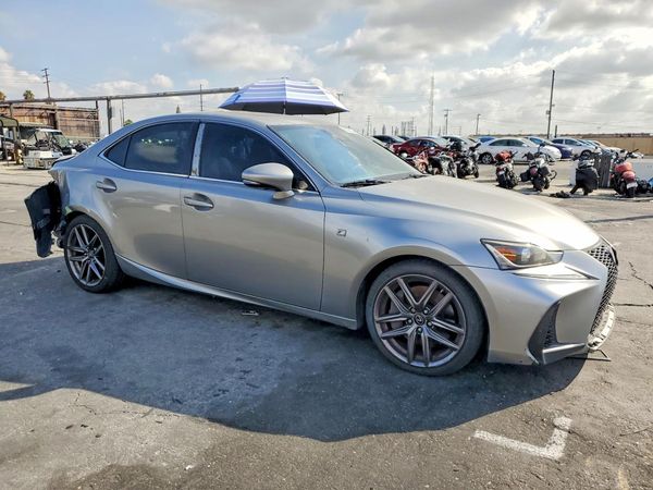 2017 LEXUS IS 200t — Passenger 3/4