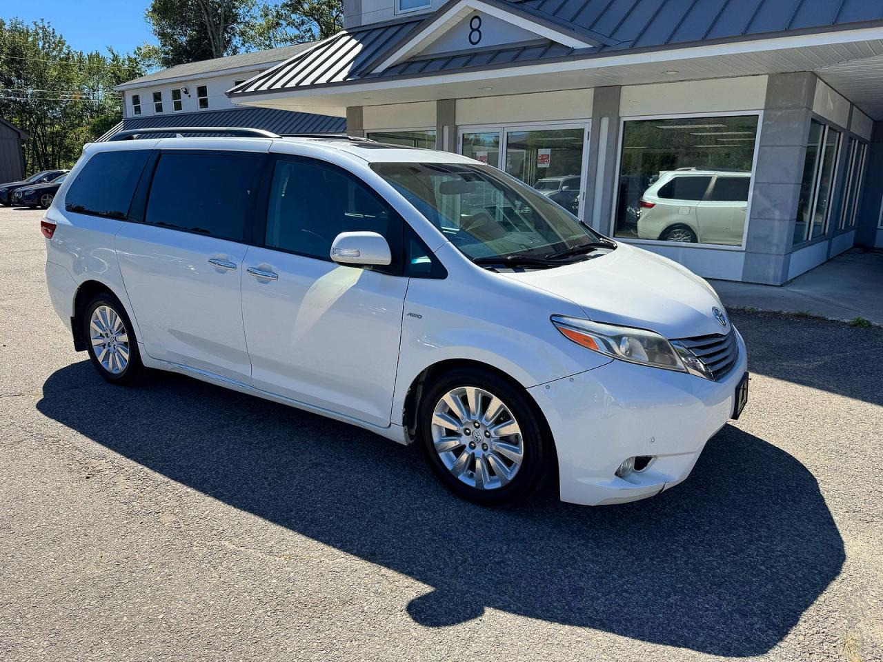 2016 TOYOTA SIENNA