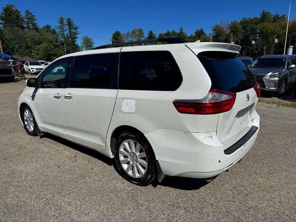 2016 TOYOTA SIENNA