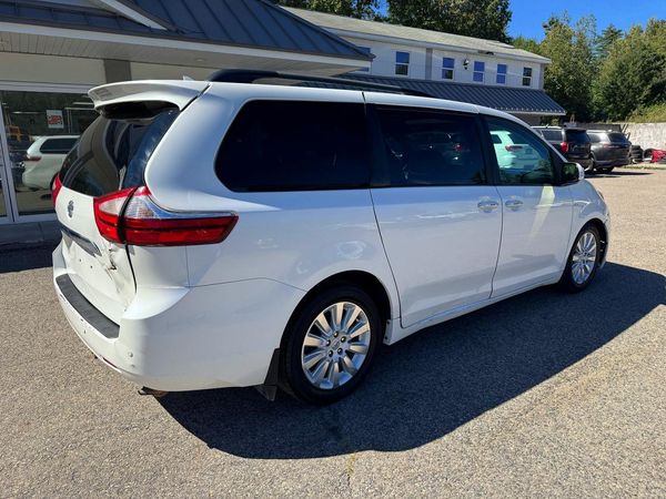 2016 TOYOTA SIENNA