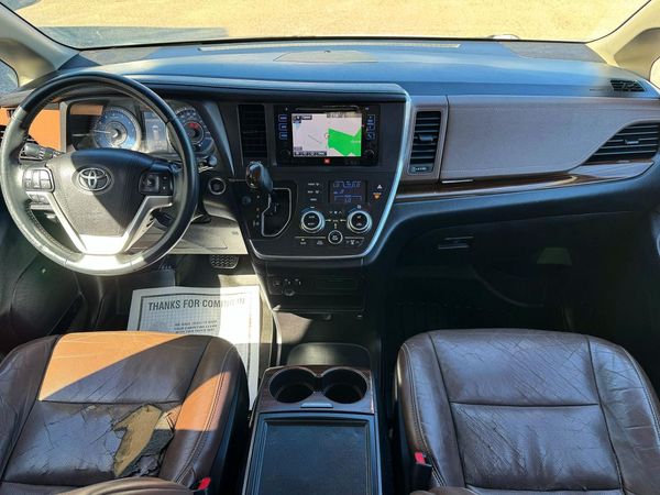 2016 TOYOTA SIENNA